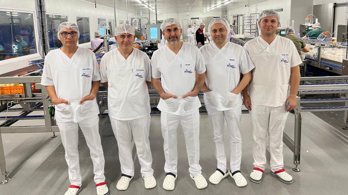 Orallar A.S. (Avex) owner Mr. Ömür Oral visits Aviagen Elmapinar hatchery