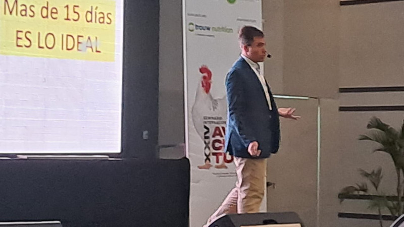 Aviagen Shares Practical Poultry Management Advice at the XXIV International Poultry Seminar in Ecuador