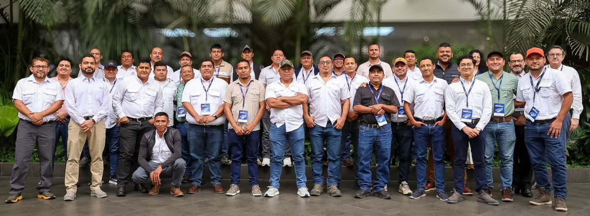 Vitali Alimentos broiler team in Guatemala 